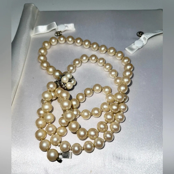 Vintage Long pearls Necklace - Picture 5 of 5